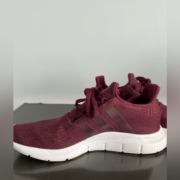 Adidas Training Shoe - size 7.5 - Picture 5 of 7